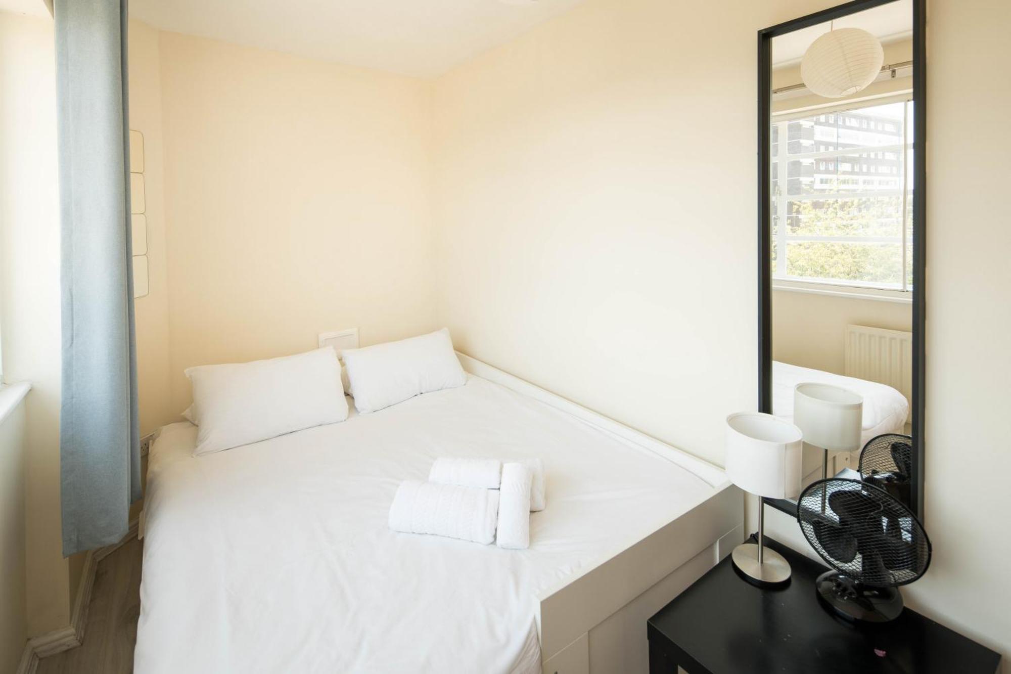 2Bd London Flat - City Buzz & Parkside Serenity Apartment ภายนอก รูปภาพ